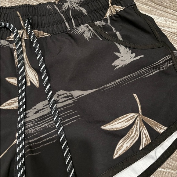 Favant Hawai’i | Board Shorts - Picture 2 of 3